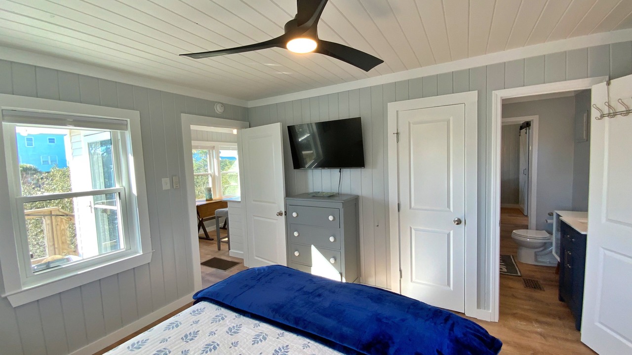 Photo of Bedroom in Surf Side Shores
