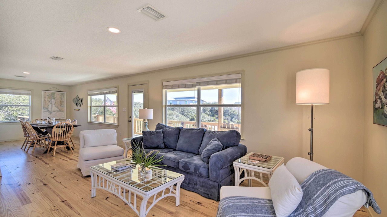 Photo of Livingroom in Surf Side Shores