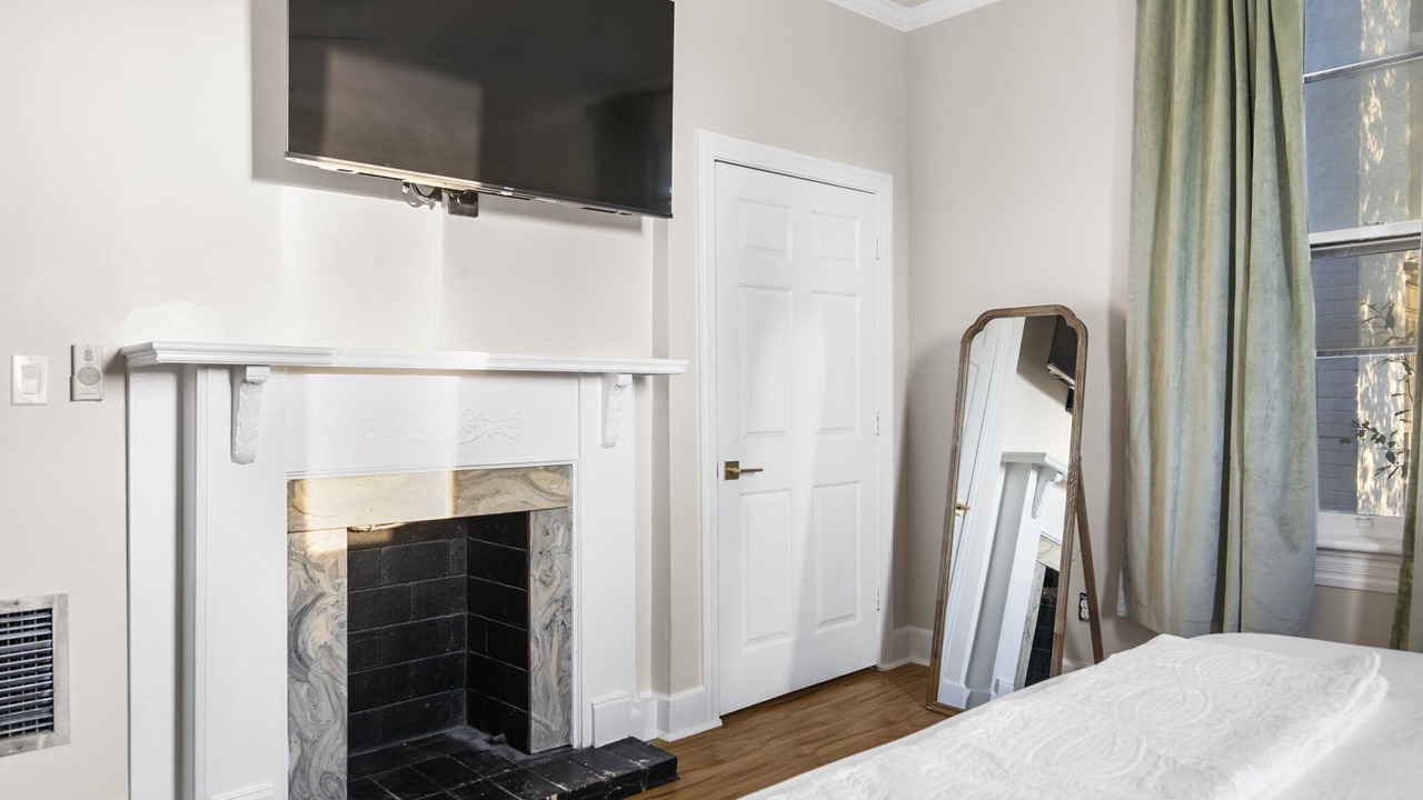Photo of Bedroom in Forest Park