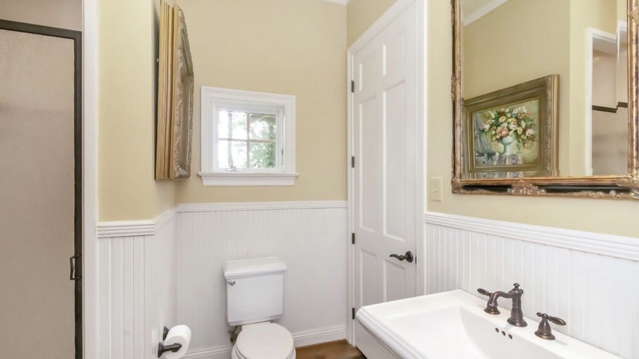 Photo of Bathroom in Mobile