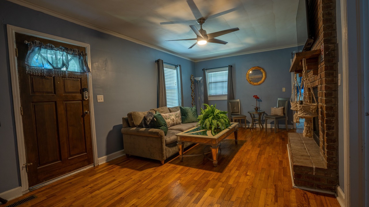 Photo of Livingroom in Anniston
