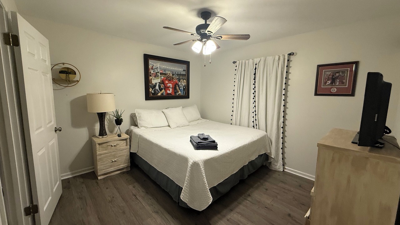 Photo of Bedroom in Northport