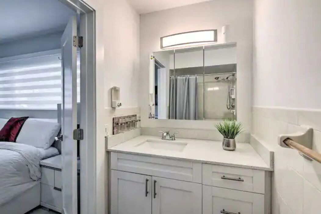 Photo of Bathroom in Hialeah