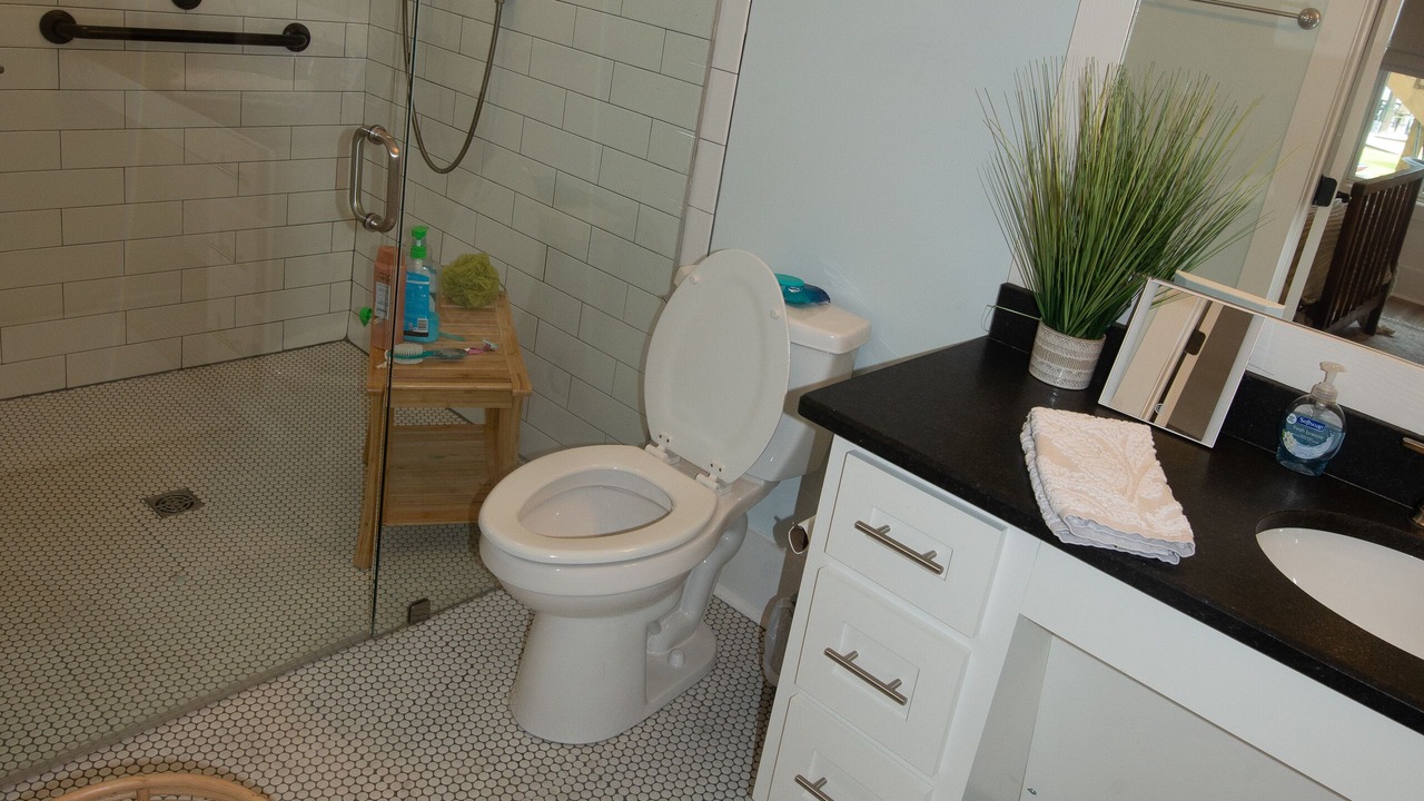 Photo of Bathroom in Dadeville