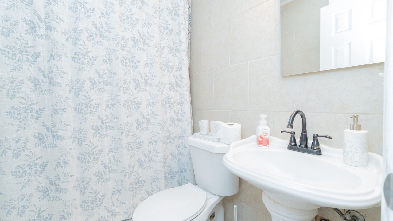 Photo of Bathroom in Gunter Afs