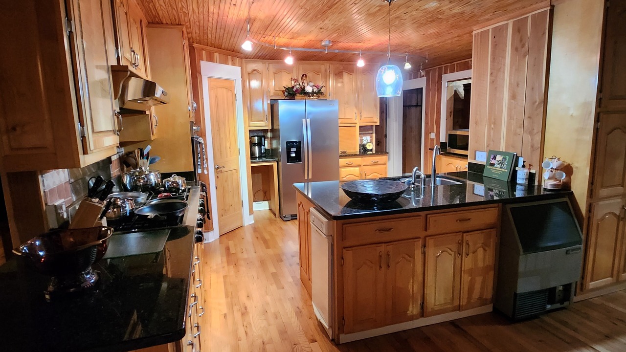 Photo of Kitchen in Guntersville