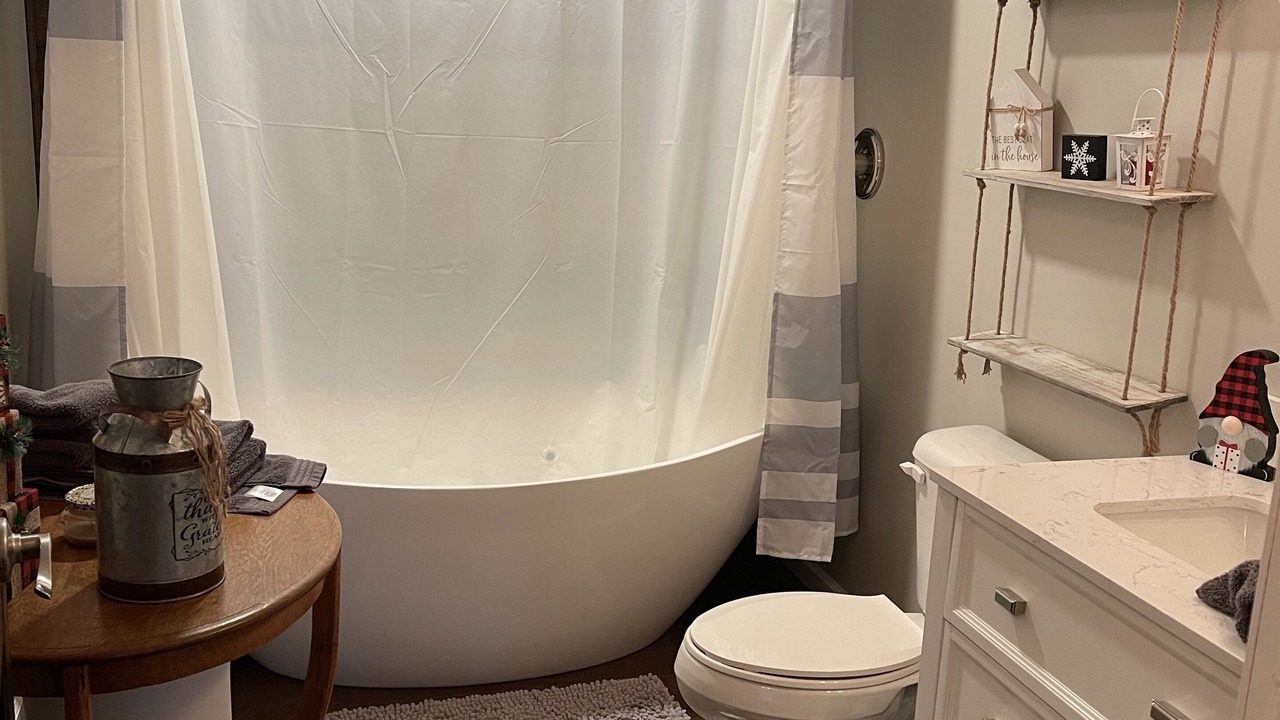 Photo of Bathroom in Groveoak