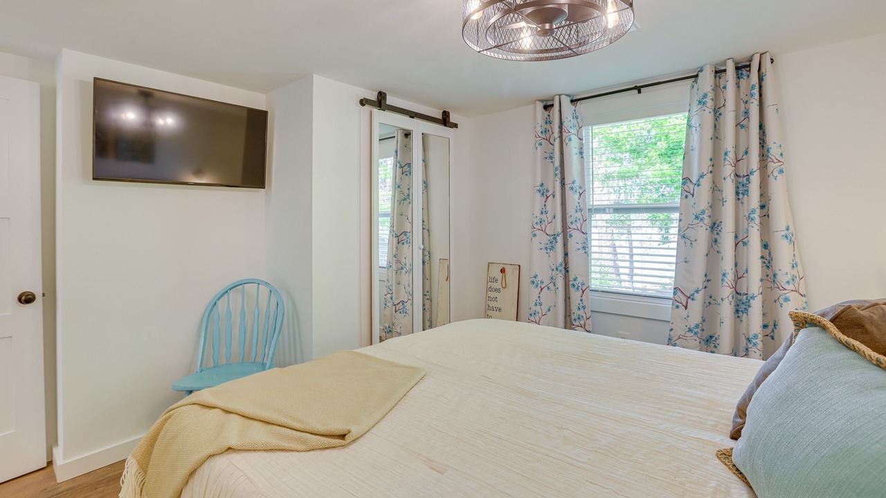 Photo of Bedroom in Talladega