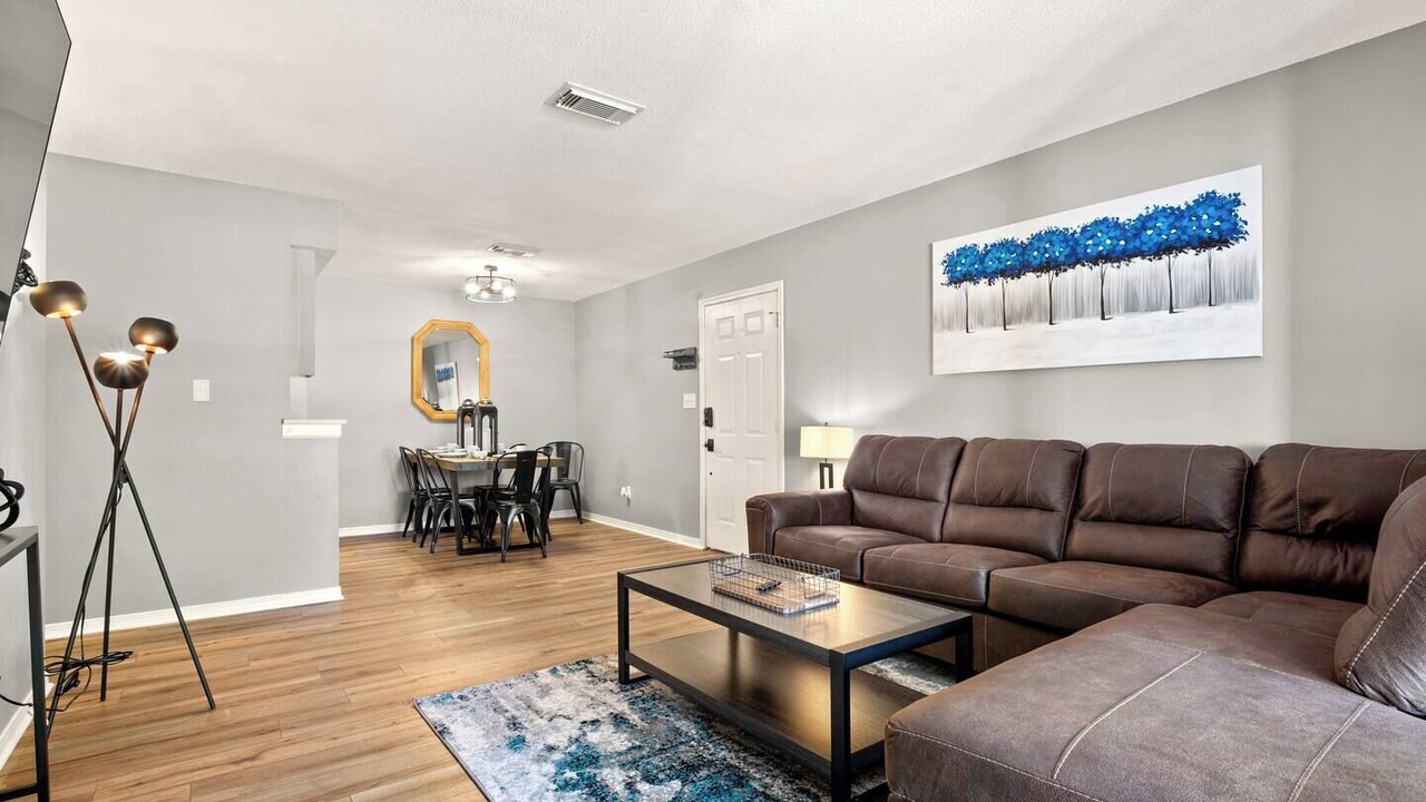 Photo of Livingroom in Northeast Pensacola