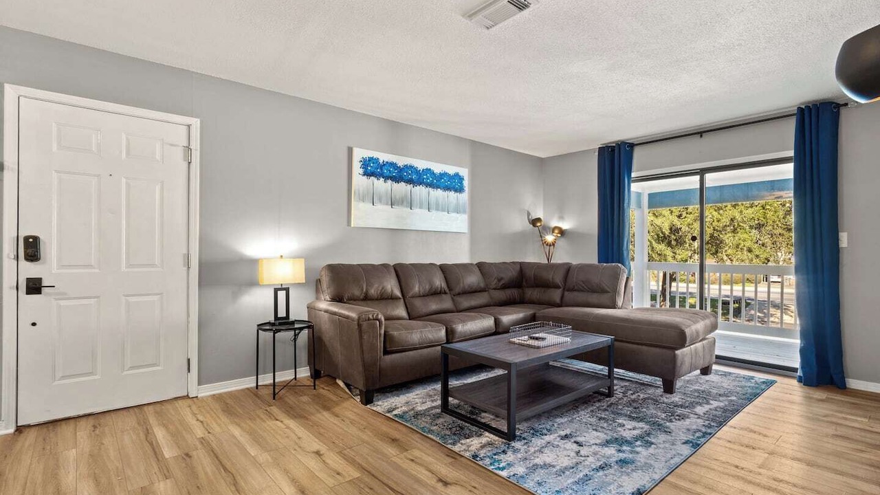 Photo of Livingroom in Northeast Pensacola