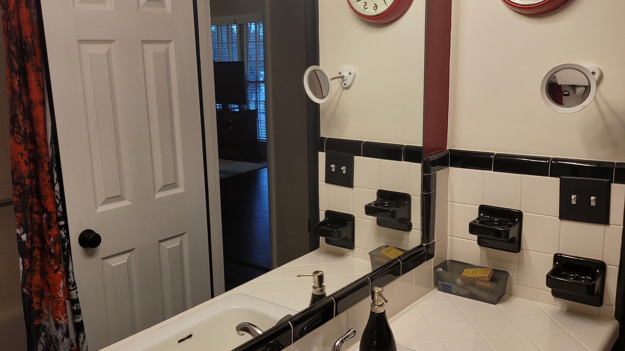 Photo of Bathroom in Guntersville