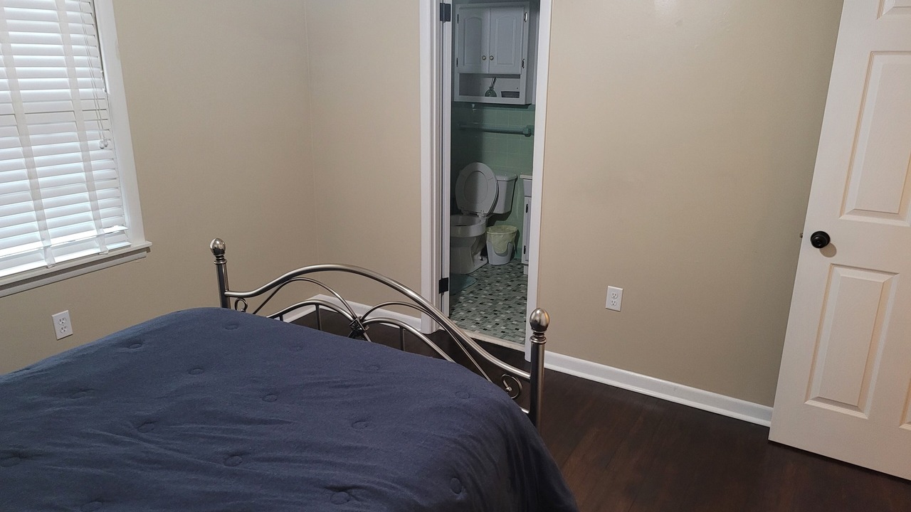Photo of Bedroom in Guntersville