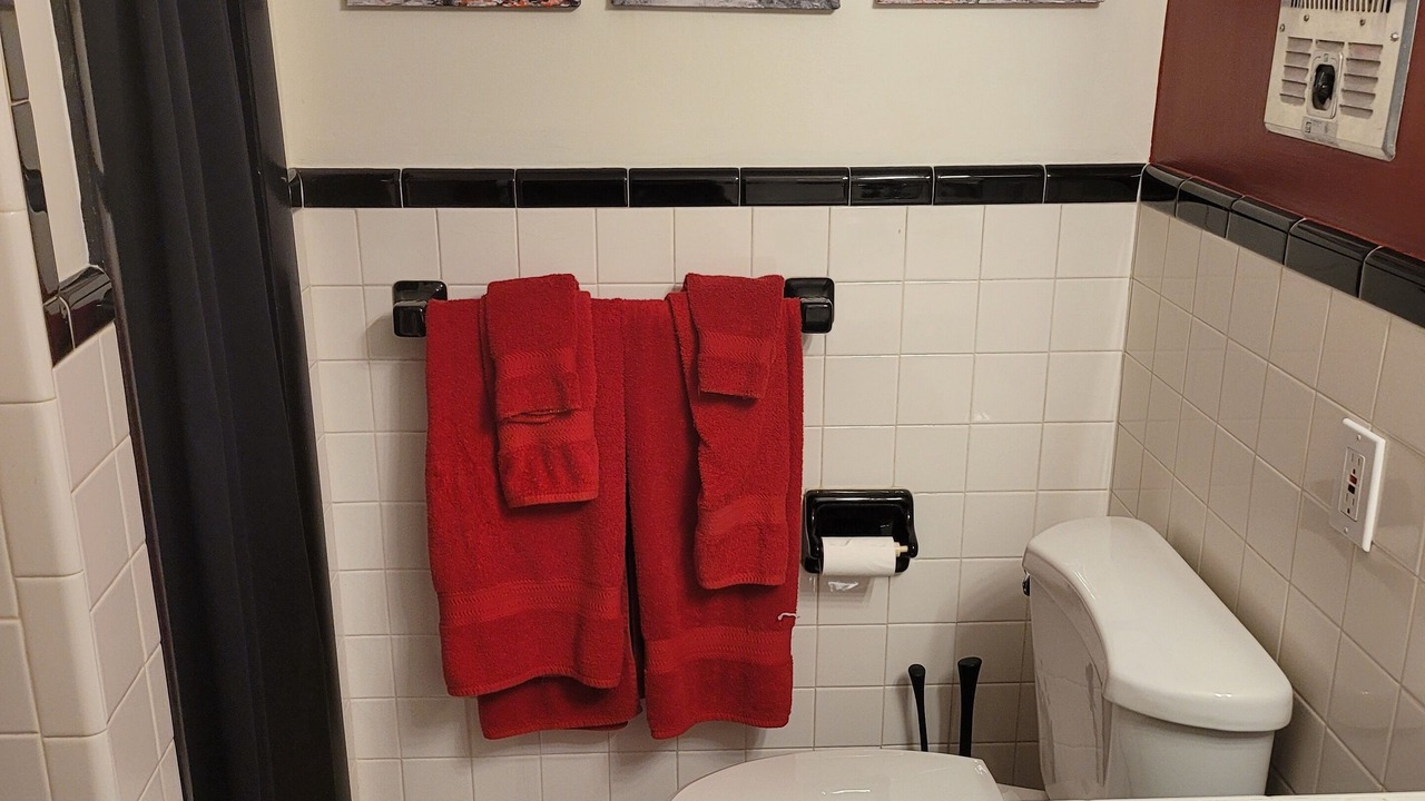 Photo of Bathroom in Guntersville