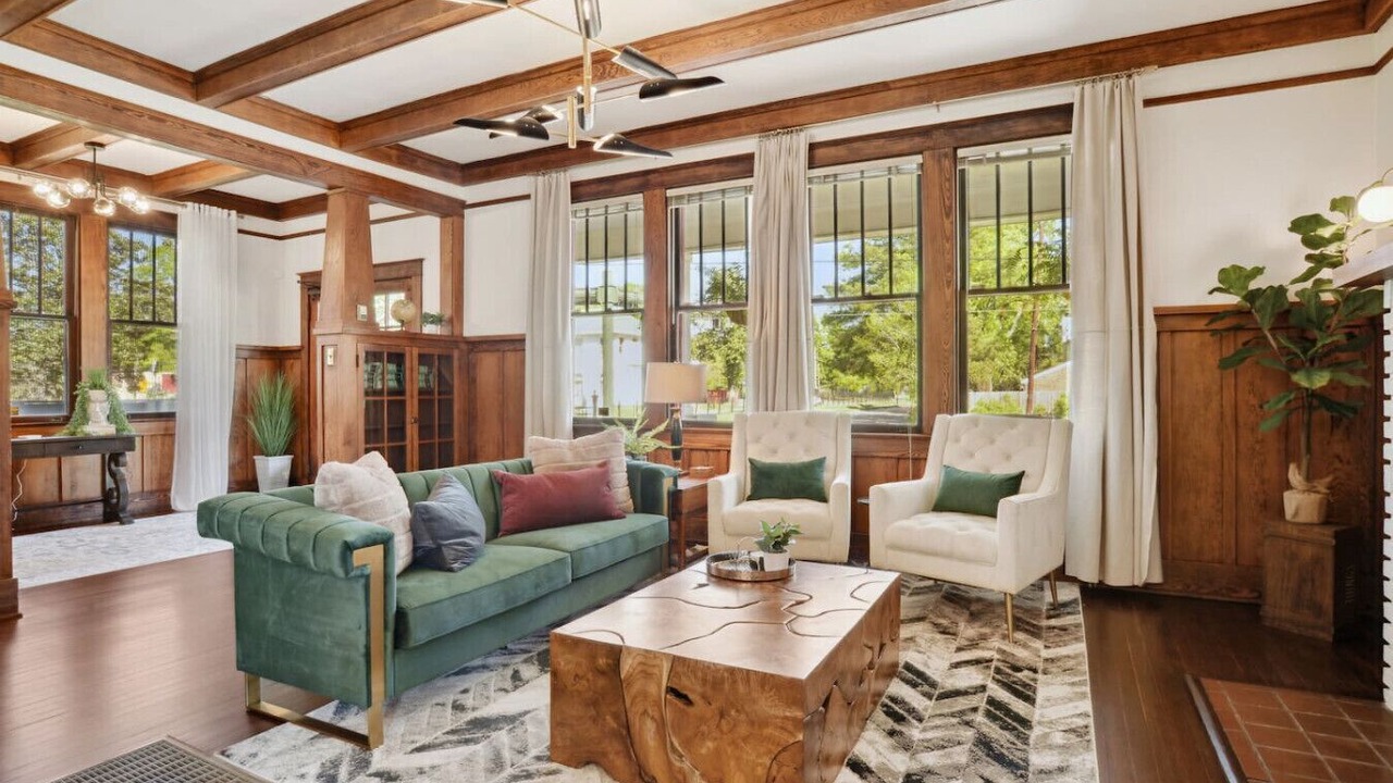 Photo of Bedroom in Roseland Terrace Historic District