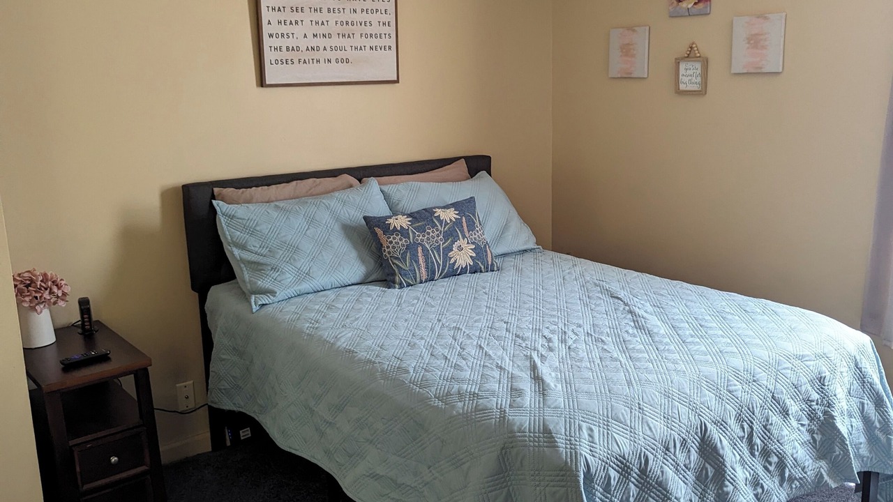 Photo of Bedroom in Troy