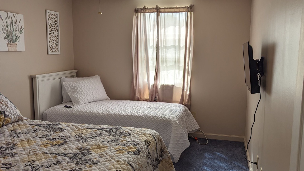 Photo of Bedroom in Troy