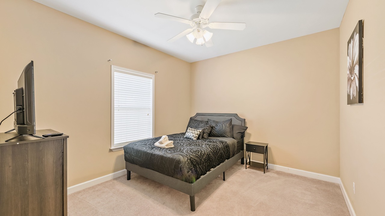Photo of Bedroom in Enterprise
