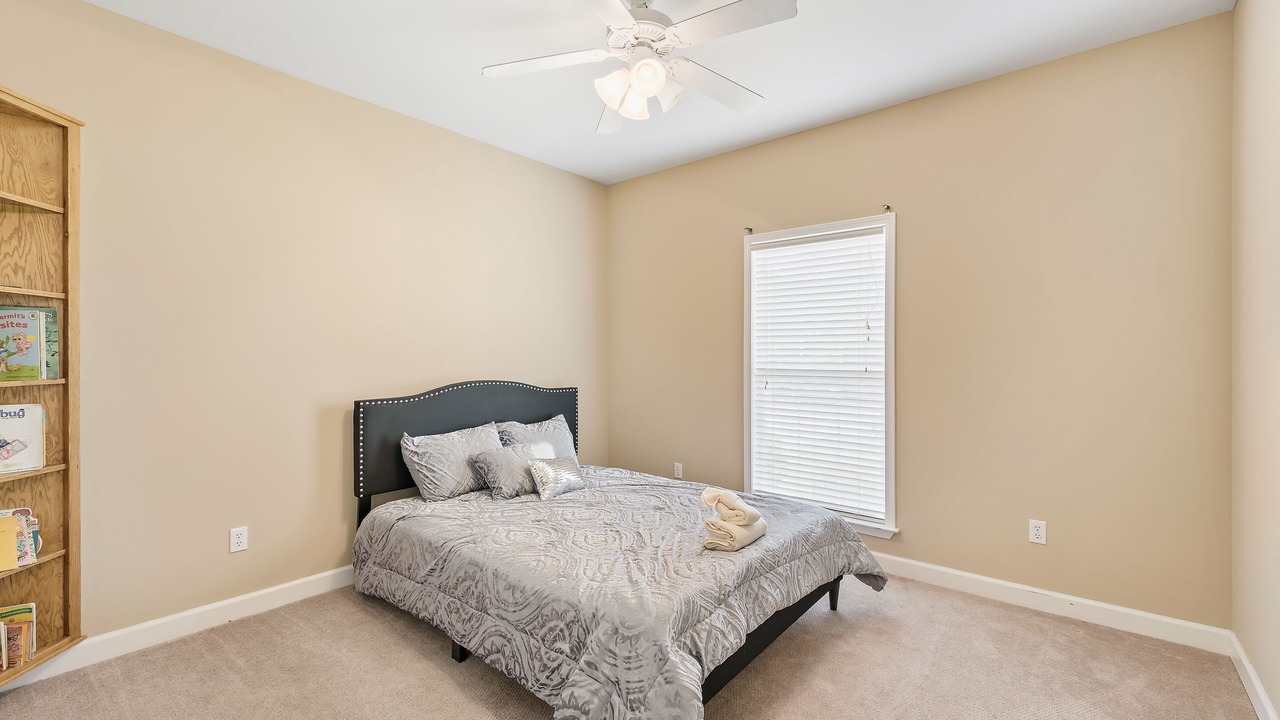 Photo of Bedroom in Enterprise