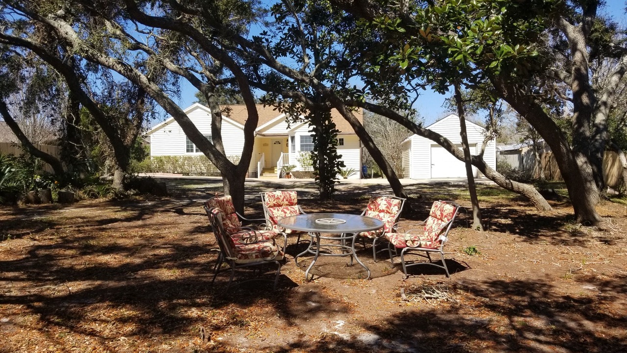 Photo of Outdoor in Leeward