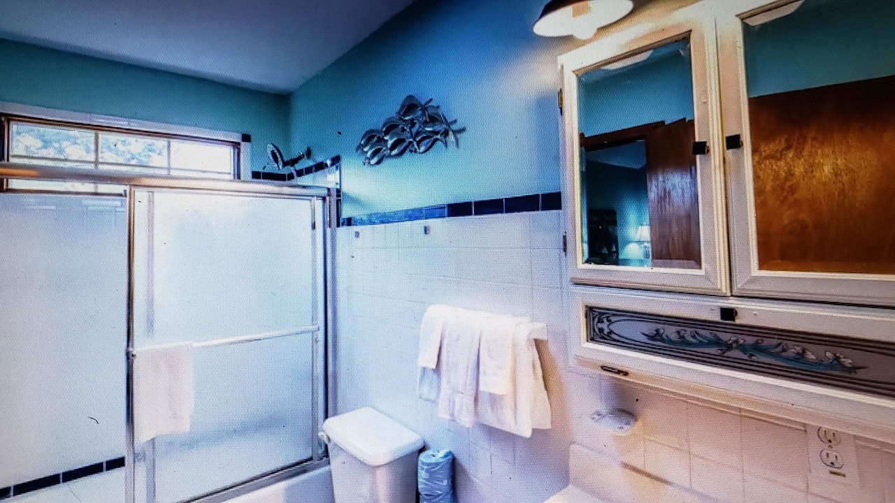 Photo of Bathroom in Leeward