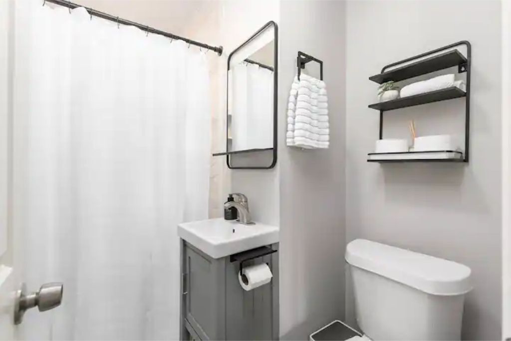 Photo of Bathroom in Crestline Heights