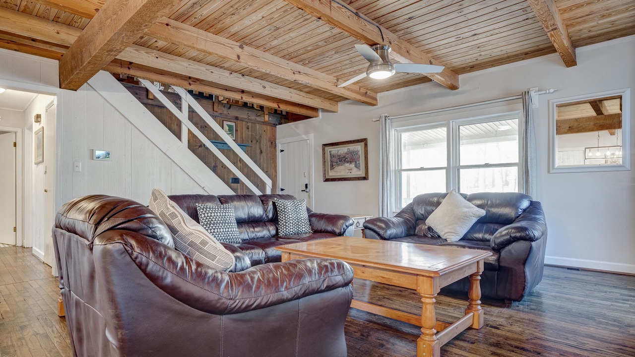 Photo of Livingroom in McCalla