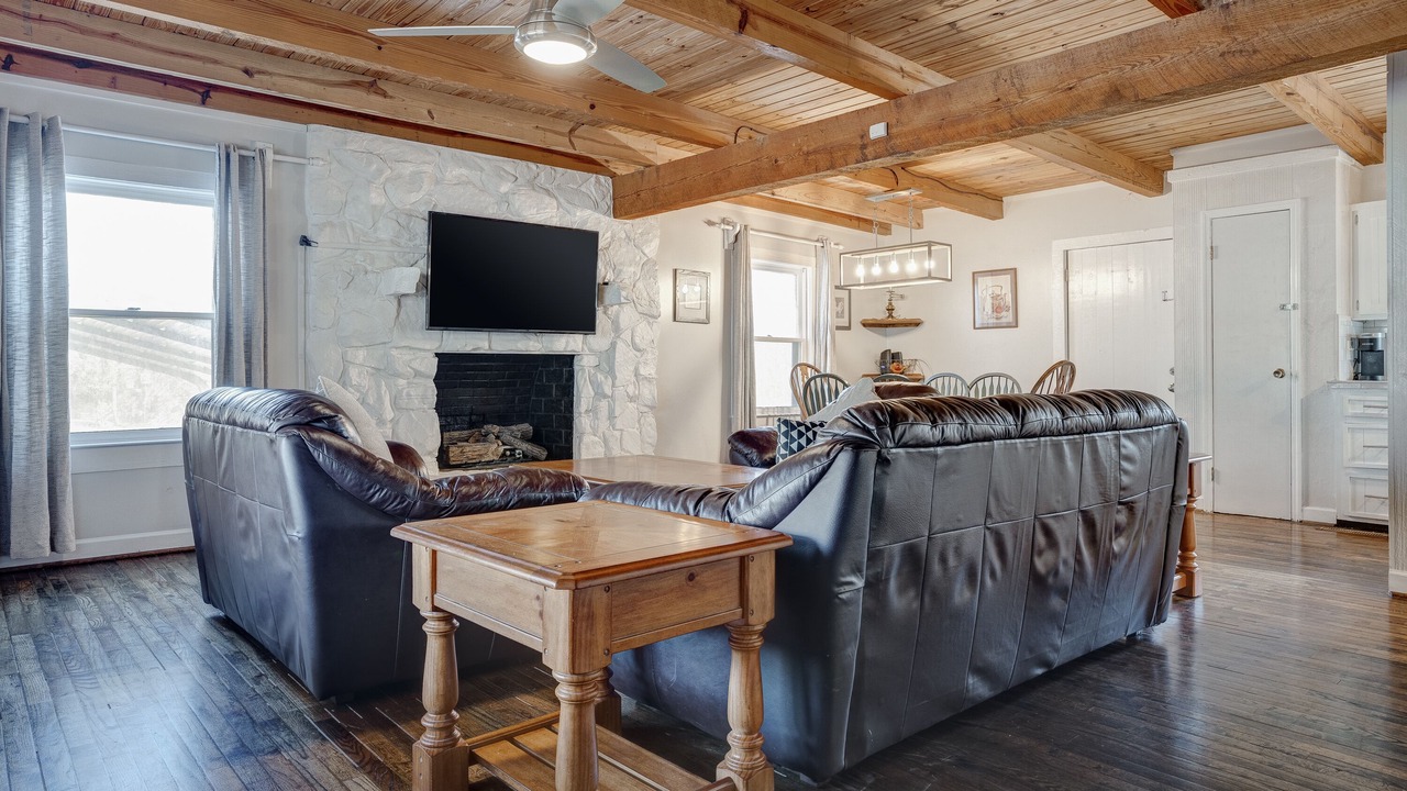 Photo of Livingroom in McCalla