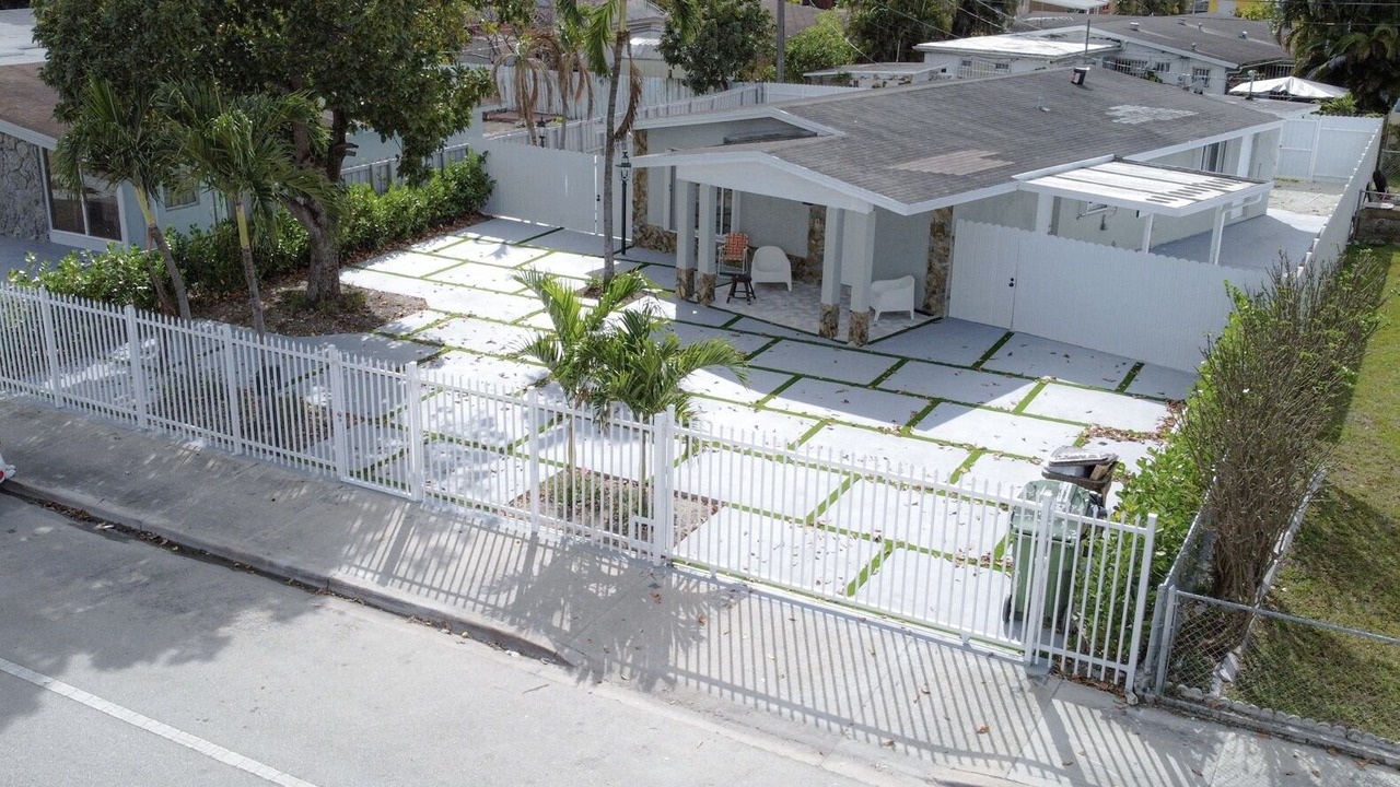 Photo of Outdoor in Hialeah