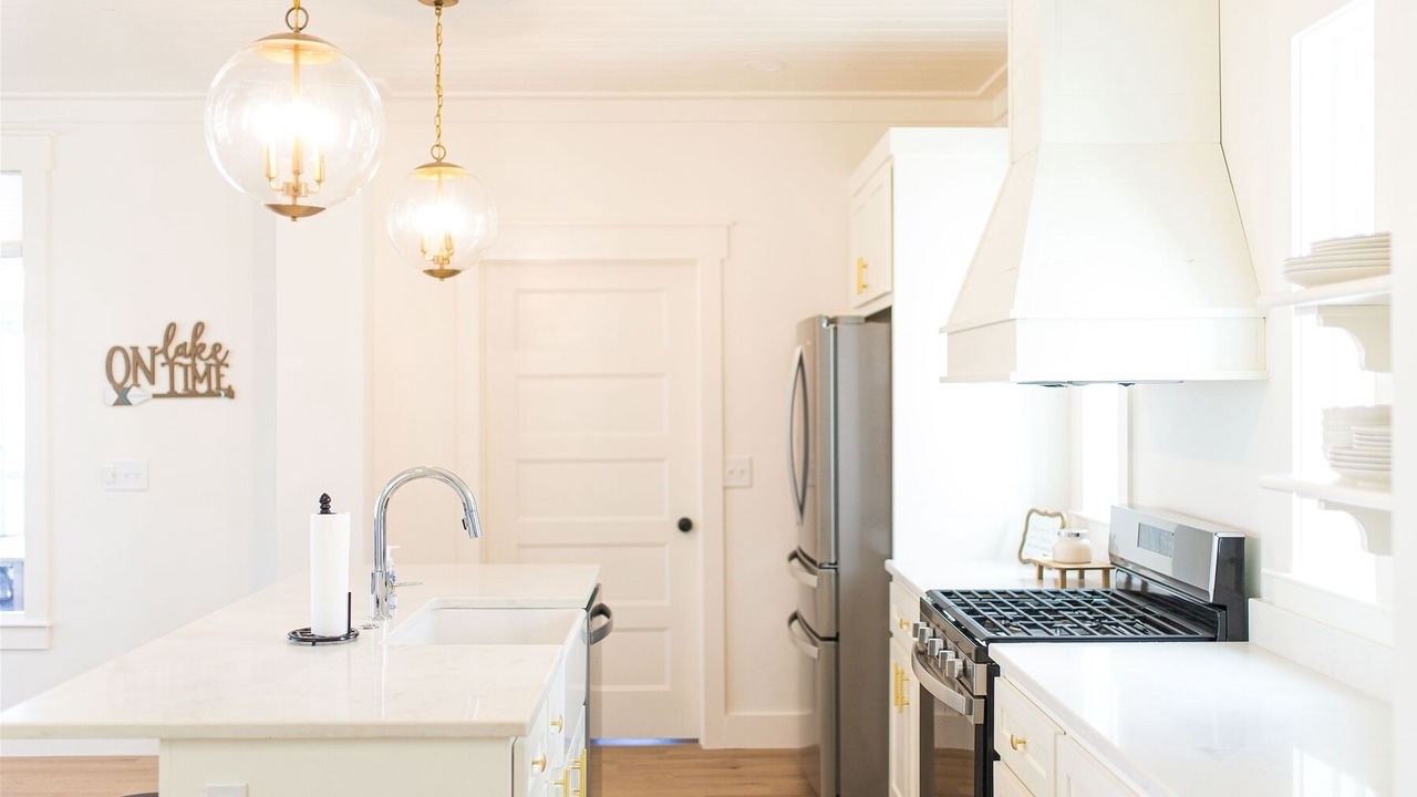 Photo of Kitchen in Guntersville
