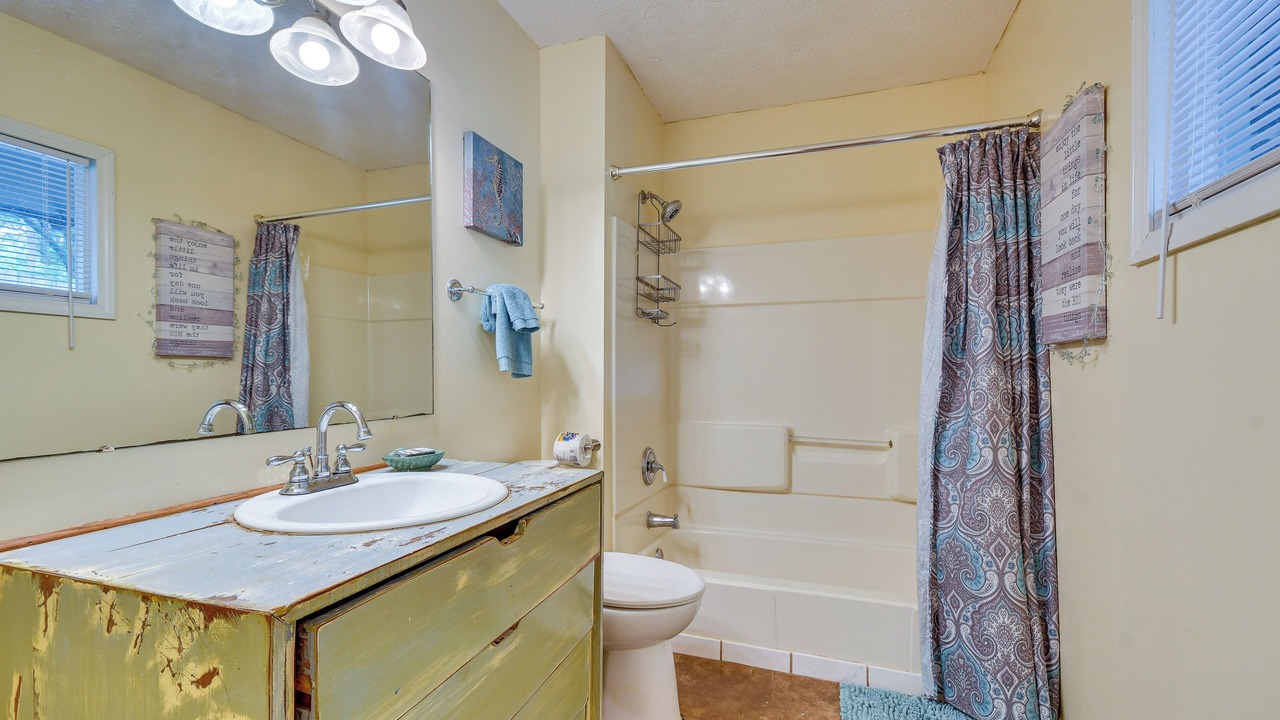 Photo of Bathroom in Gunter Afs
