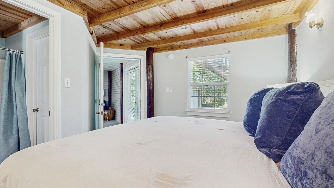 Photo of Bedroom in Surf Side Shores
