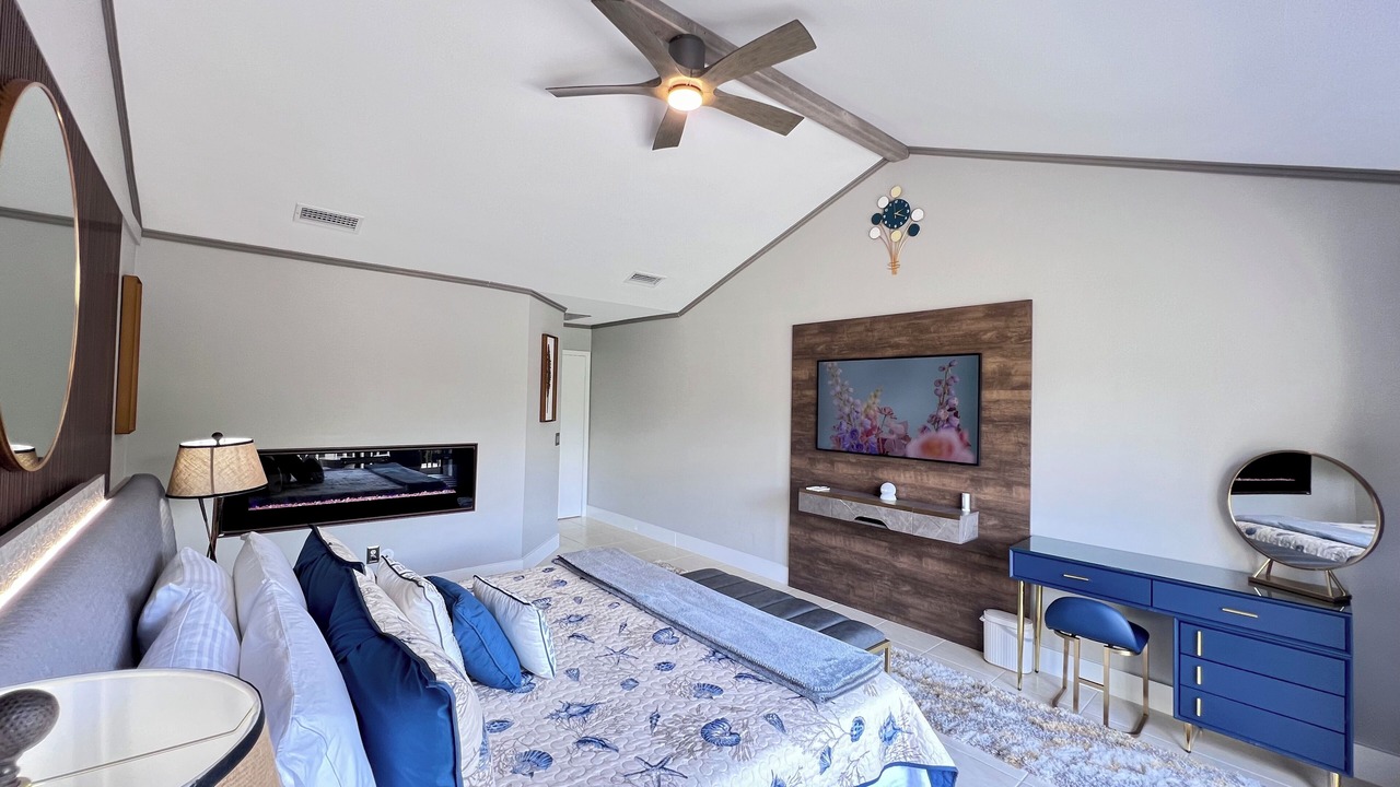 Photo of Livingroom in Palm Valley