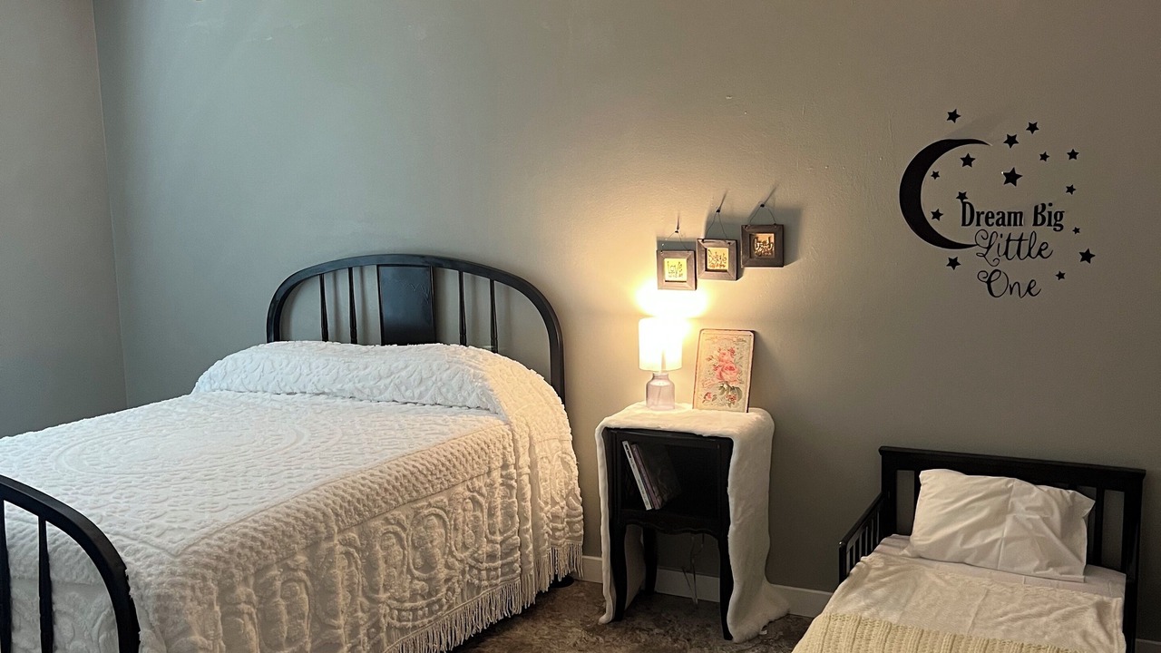 Photo of Bedroom in Troy