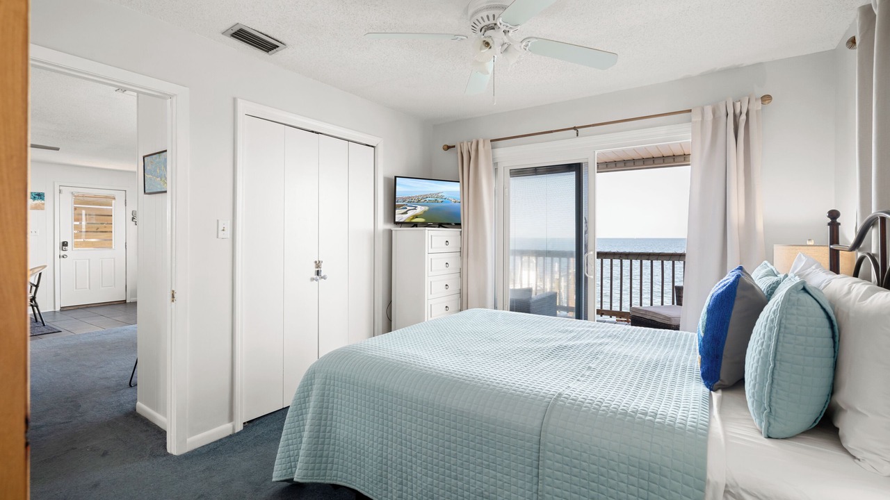 Photo of Bedroom in Royal Lagoons