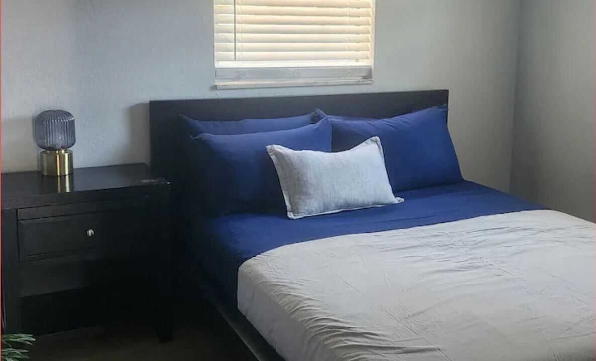 Photo of Bedroom in Carver City - Lincoln Gardens