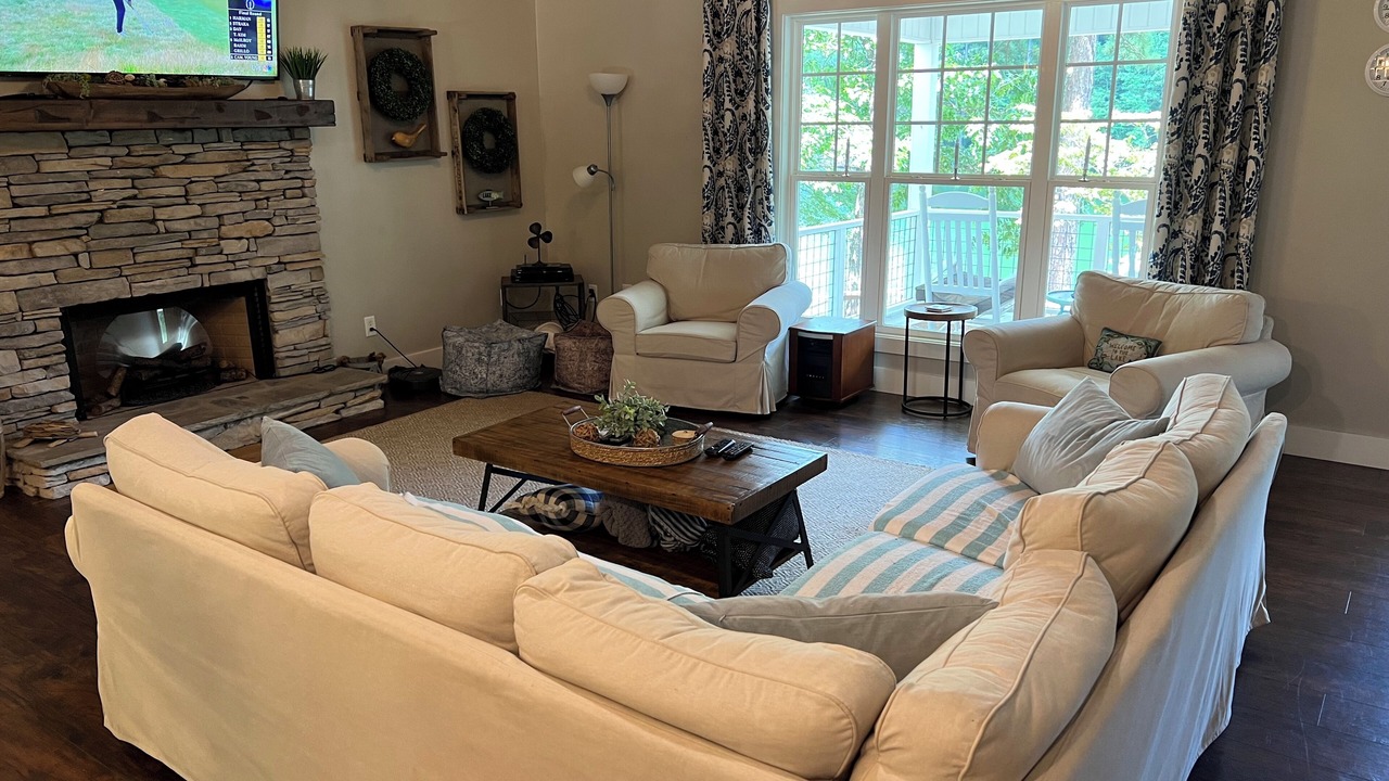 Photo of Livingroom in Wedowee