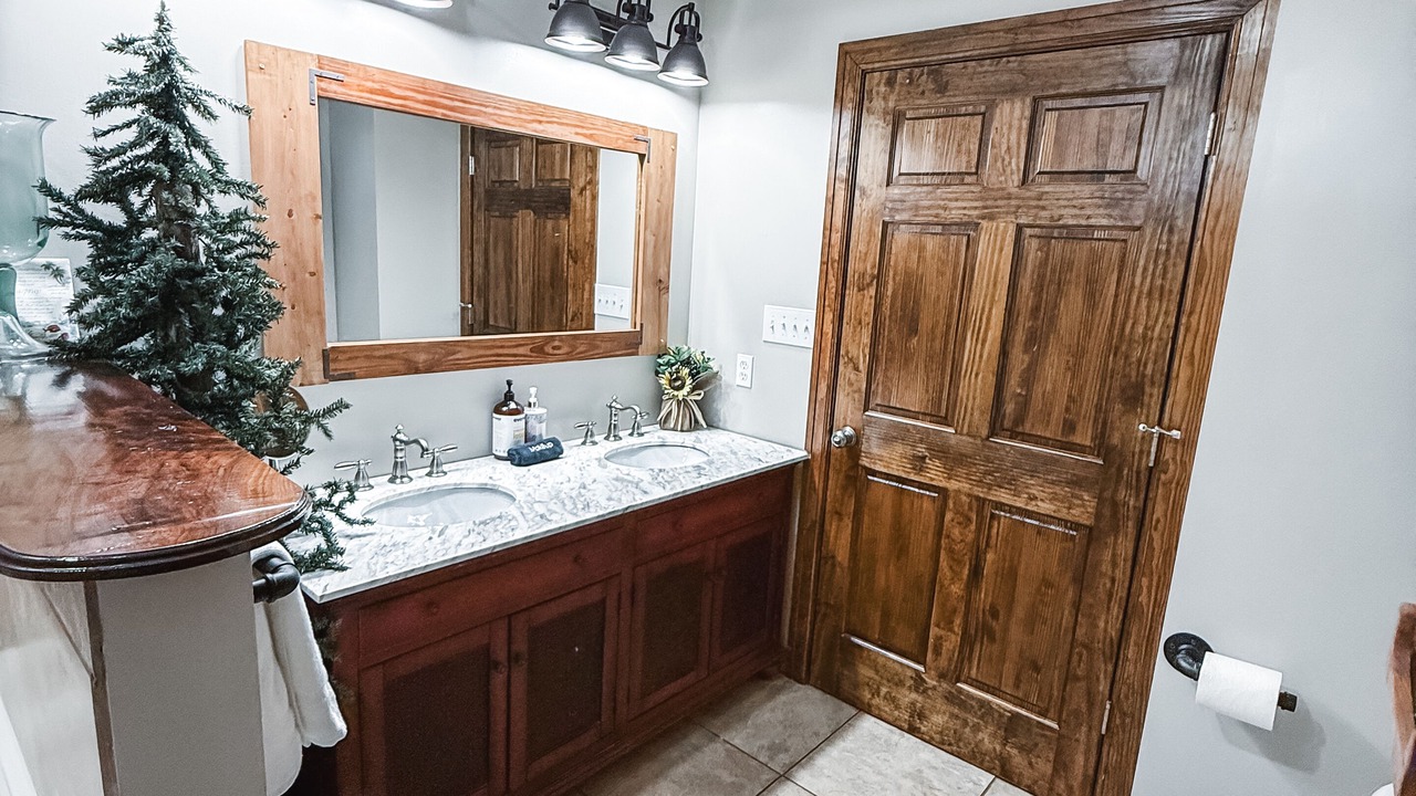 Photo of Bathroom in Deatsville