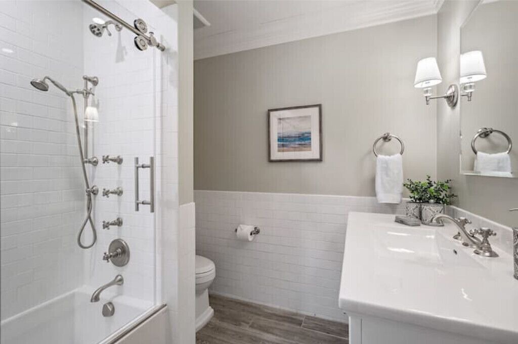Photo of Bathroom in Hunt Club