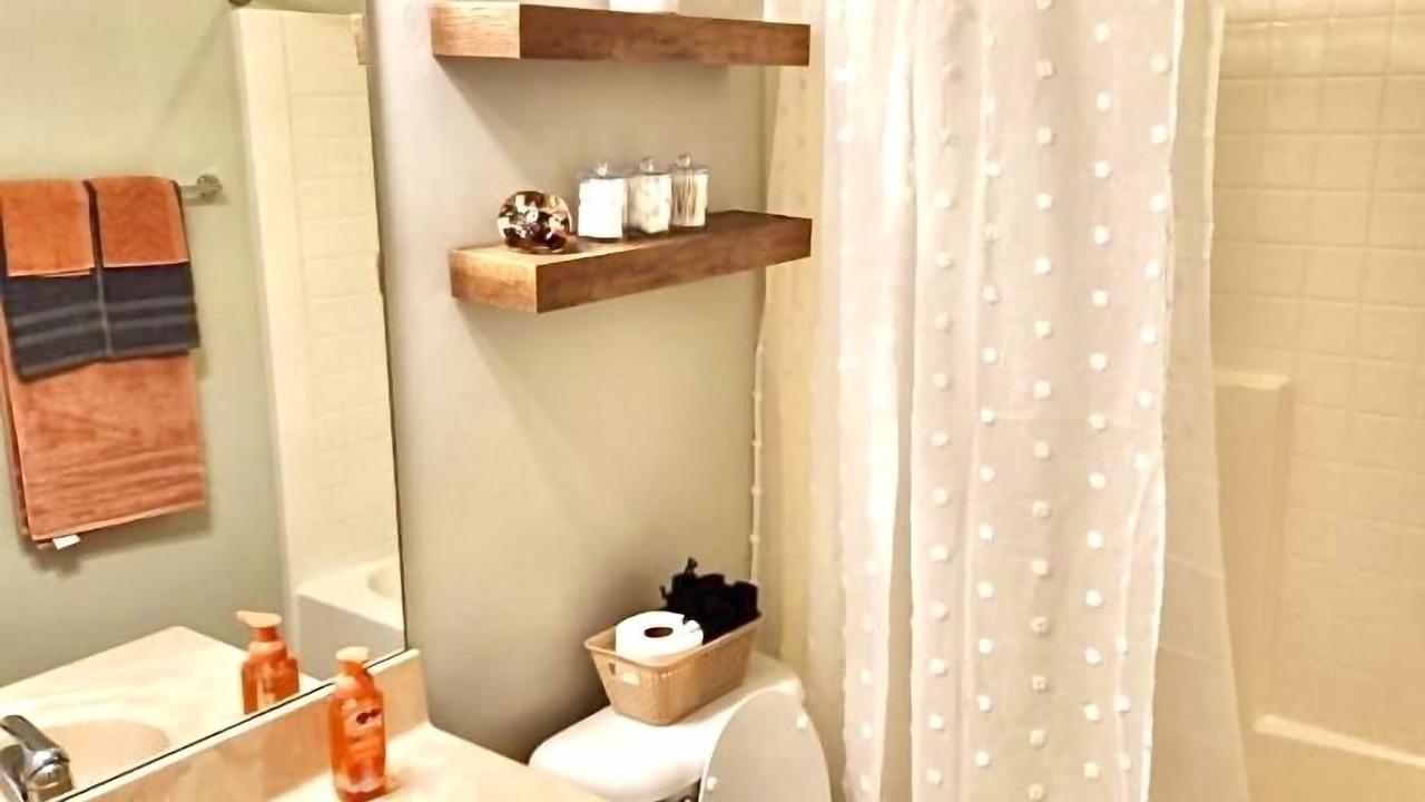 Photo of Bathroom in Sand Ridge