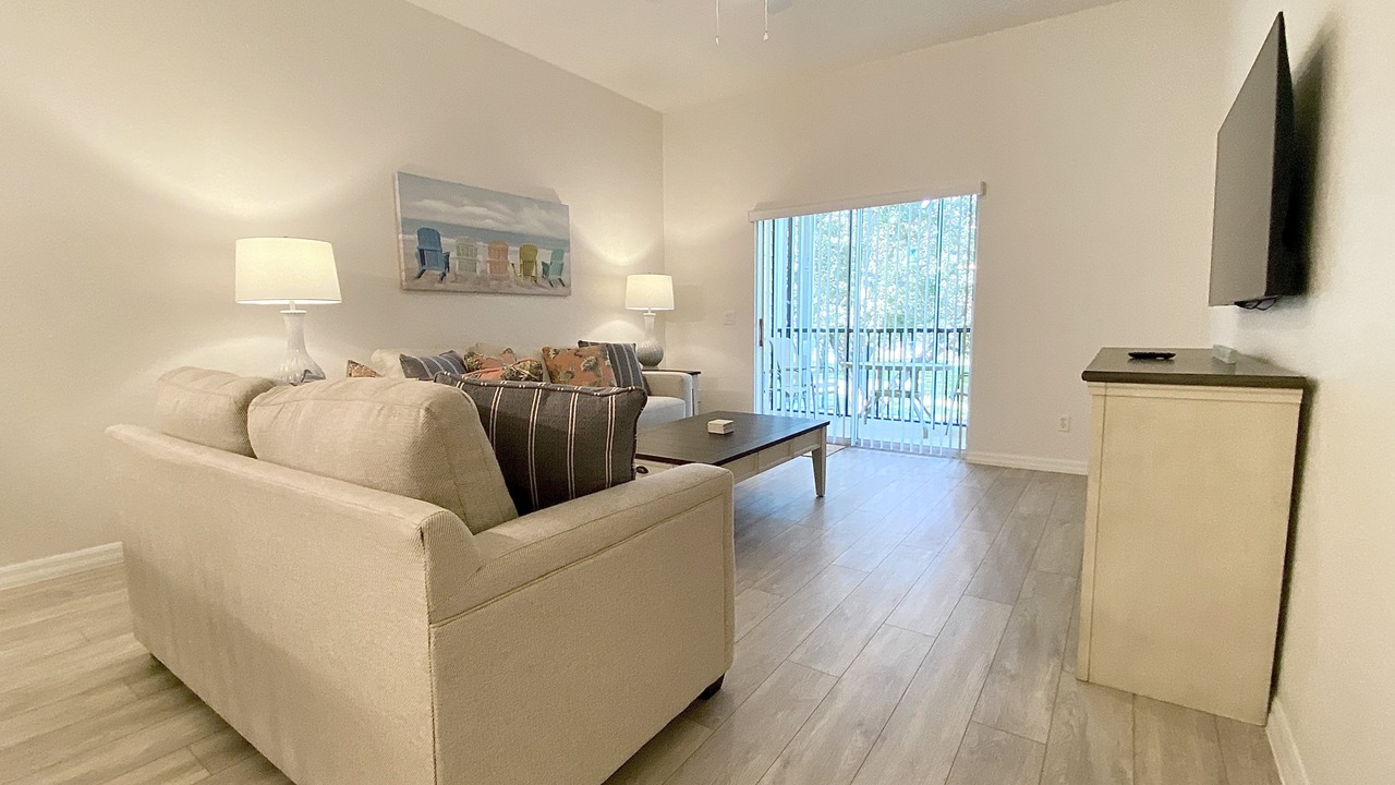 Photo of Livingroom in Bahama Bay