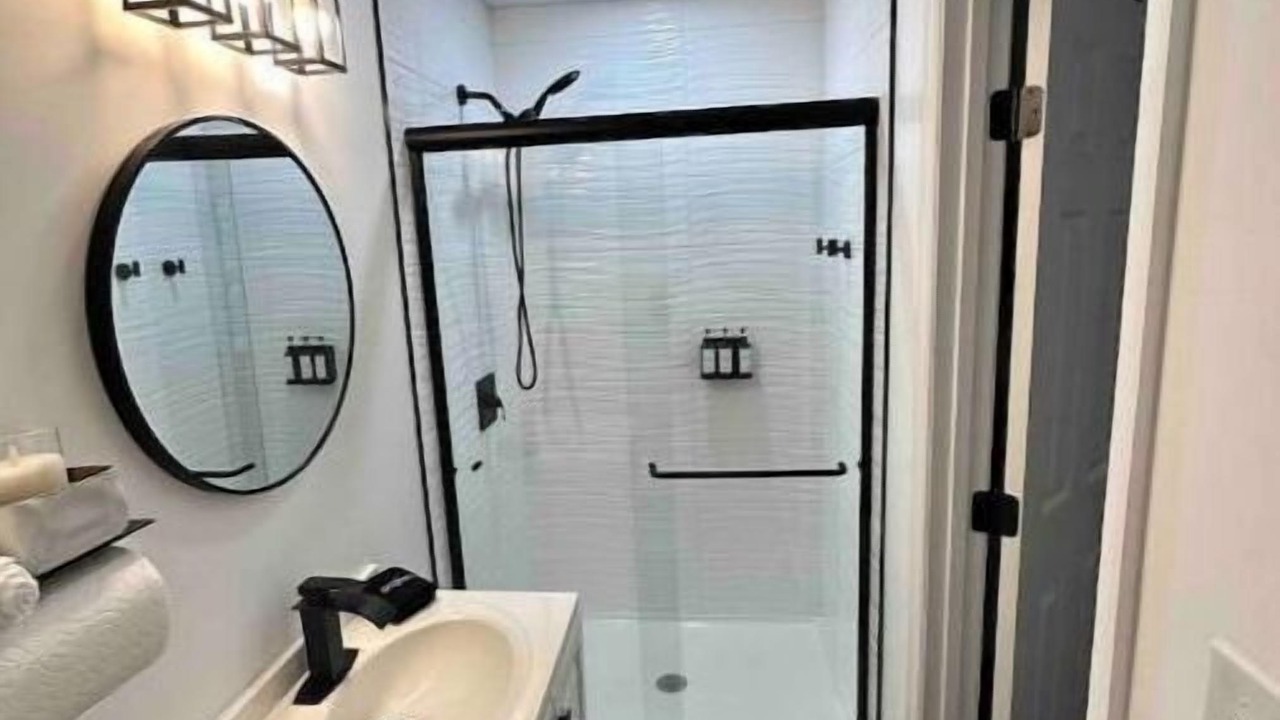 Photo of Bathroom in Cottondale