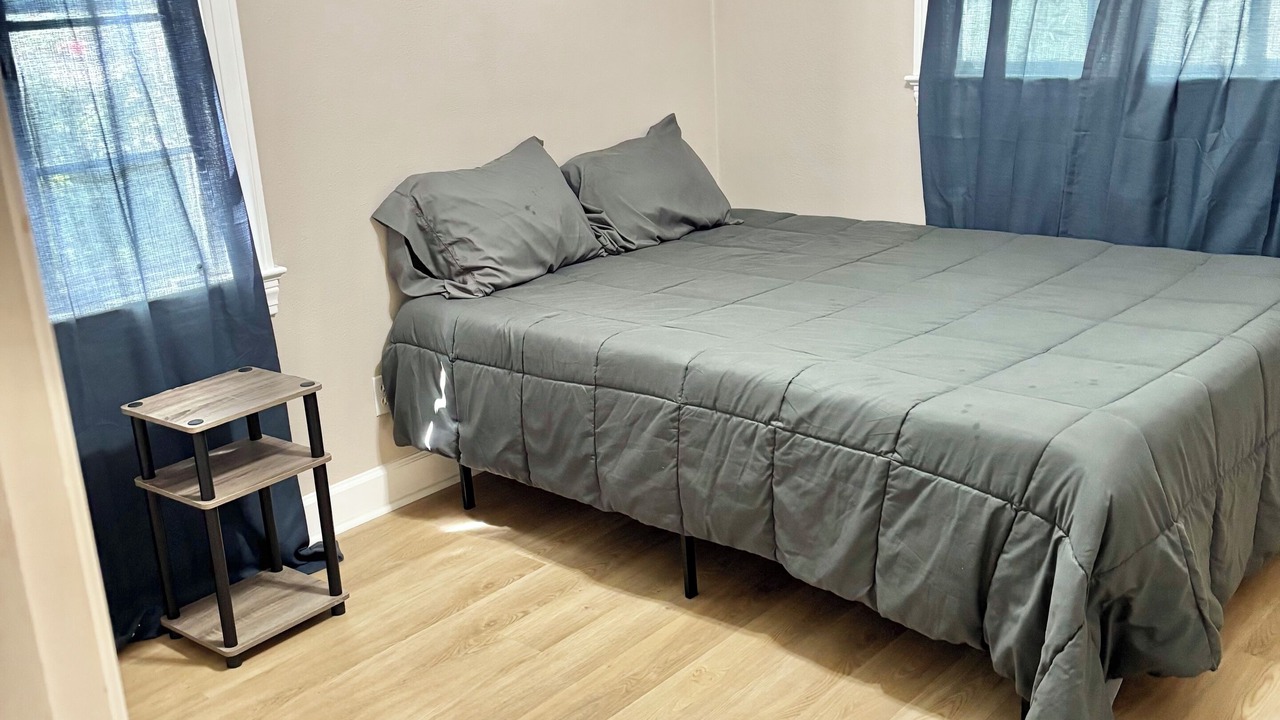 Photo of Bedroom in Northport