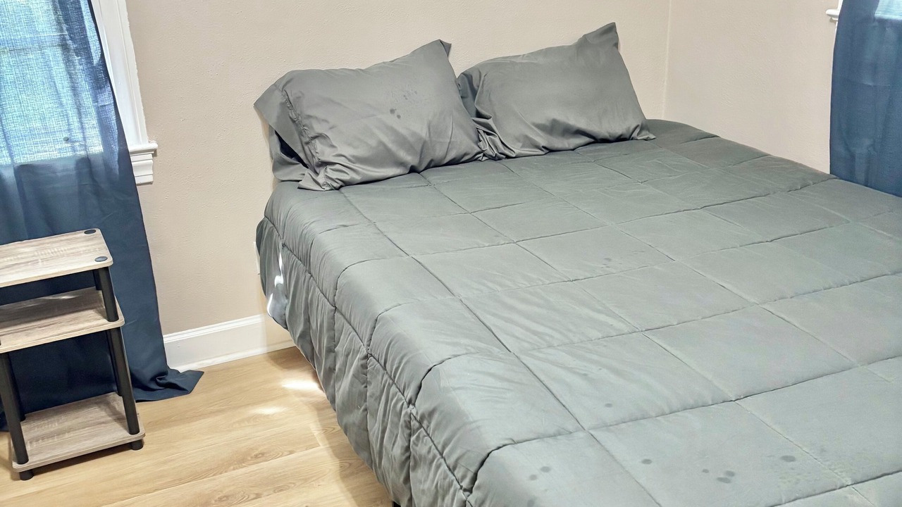 Photo of Bedroom in Northport