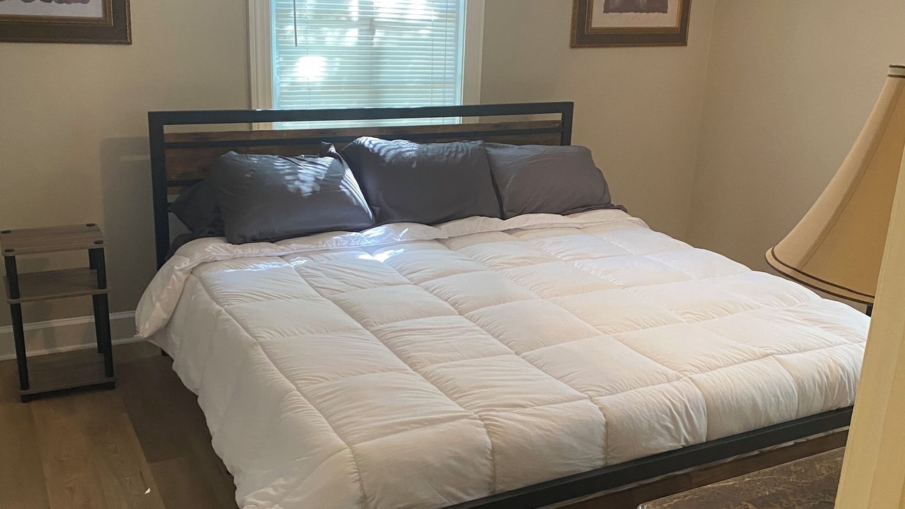 Photo of Bedroom in Northport