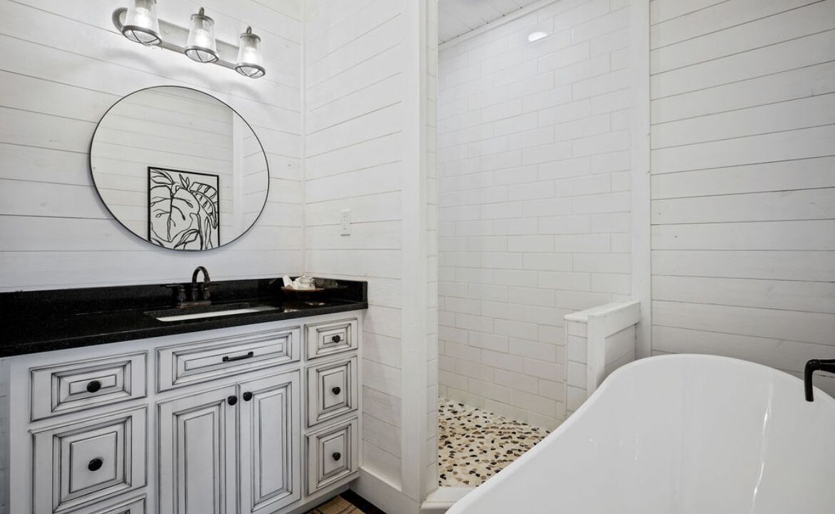 Photo of Bathroom in Jasper