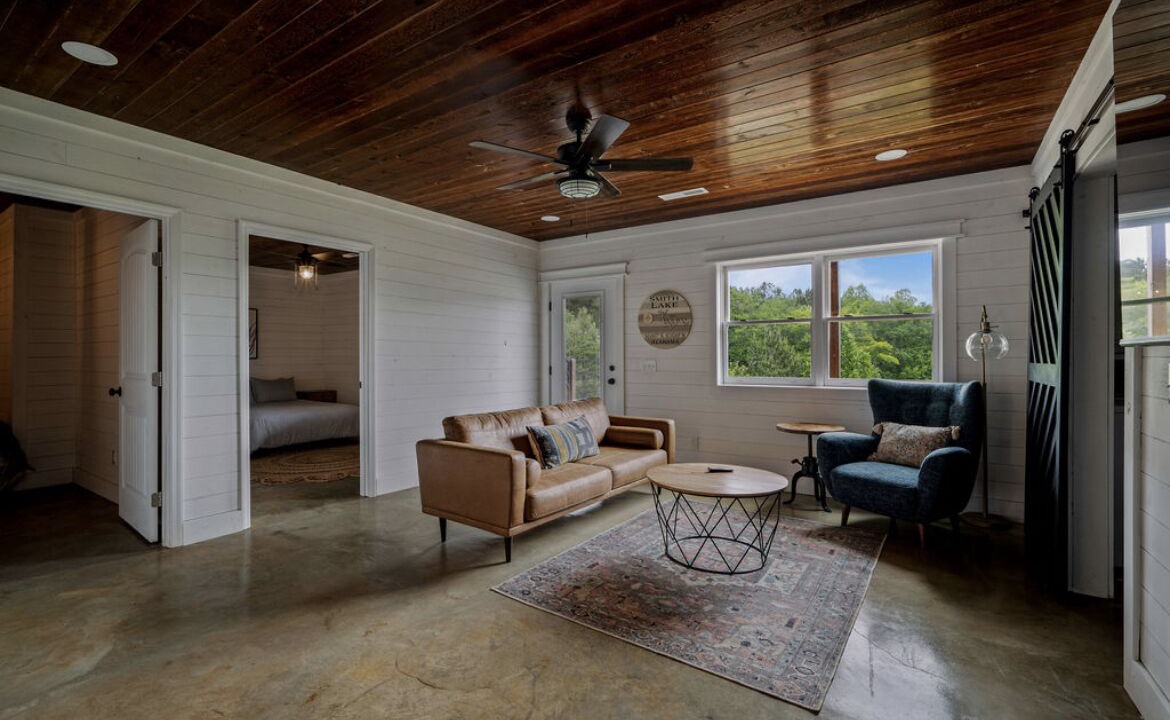 Photo of Livingroom in Jasper