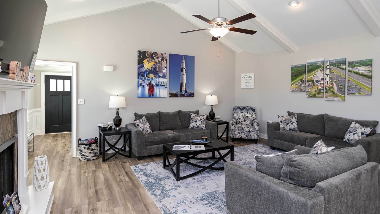 Photo of Livingroom in Hazel Green