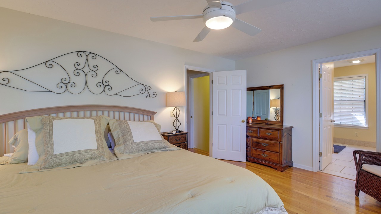 Photo of Bedroom in Newell