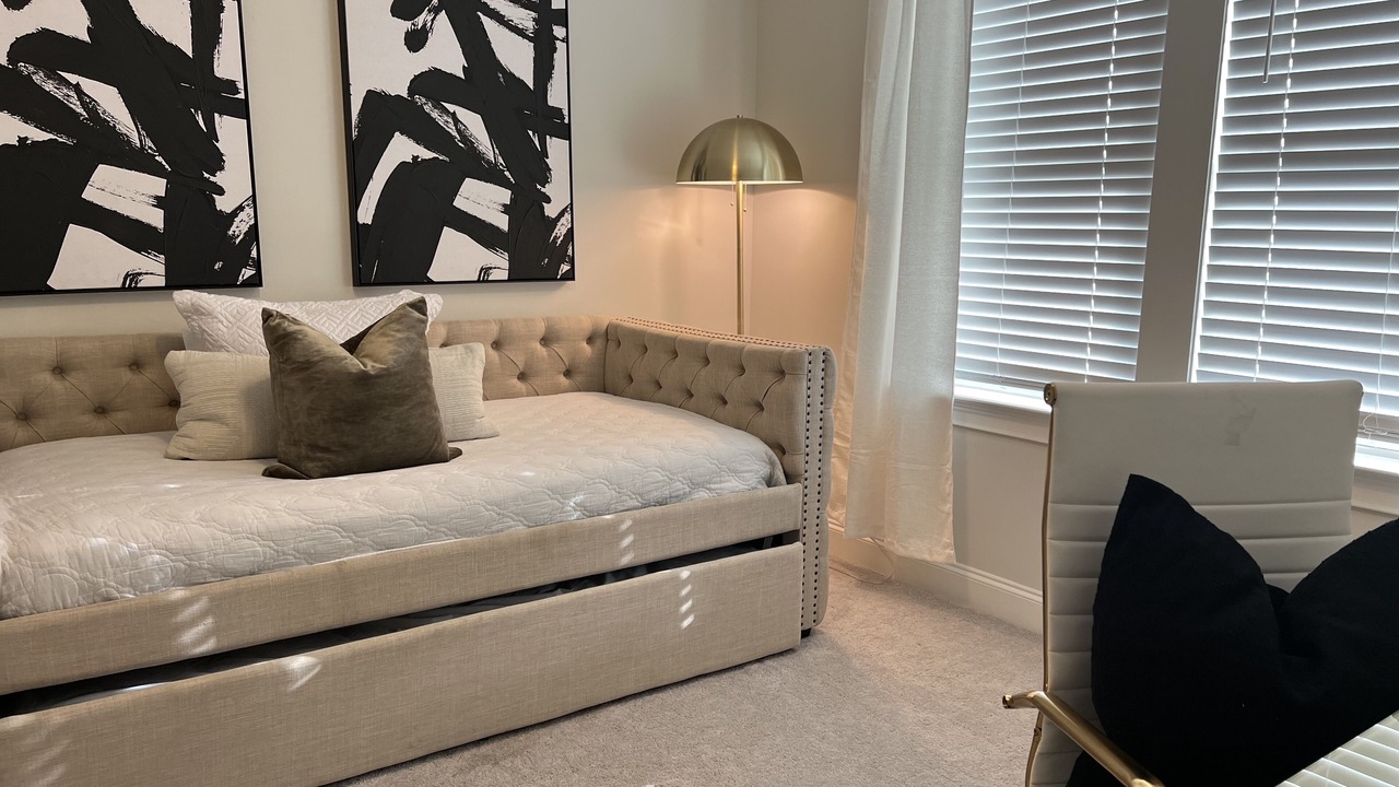 Photo of Livingroom in Auburn