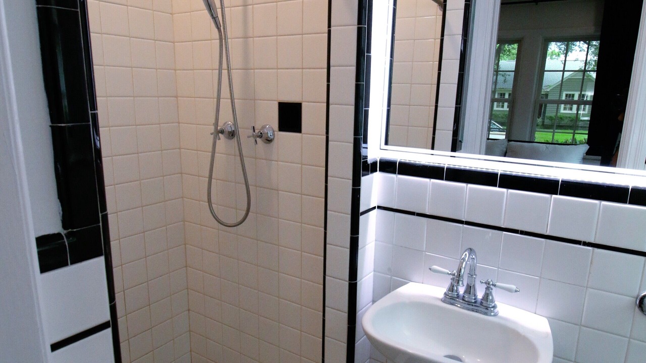 Photo of Bathroom in Highlands - Perkins